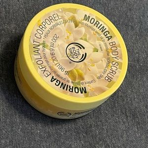 The Body Shop Moringa Body Exfoliating Scrub